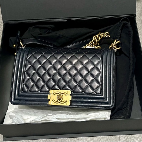 Chanel Boy Medium Black Leather 19series - Picture 1 of 2